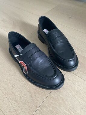 Blondo Black Halo Waterproof Leather Penny Loafers CBK Classic Style 8.5